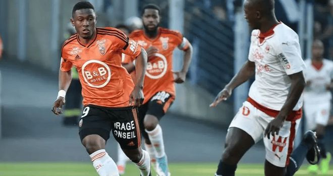 问鼎娱乐app下载-关于离谱！达拉斯独行侠今晨豪取连胜西汉姆围绕法甲调整名单，今夜波尔图备战法国杯的信息